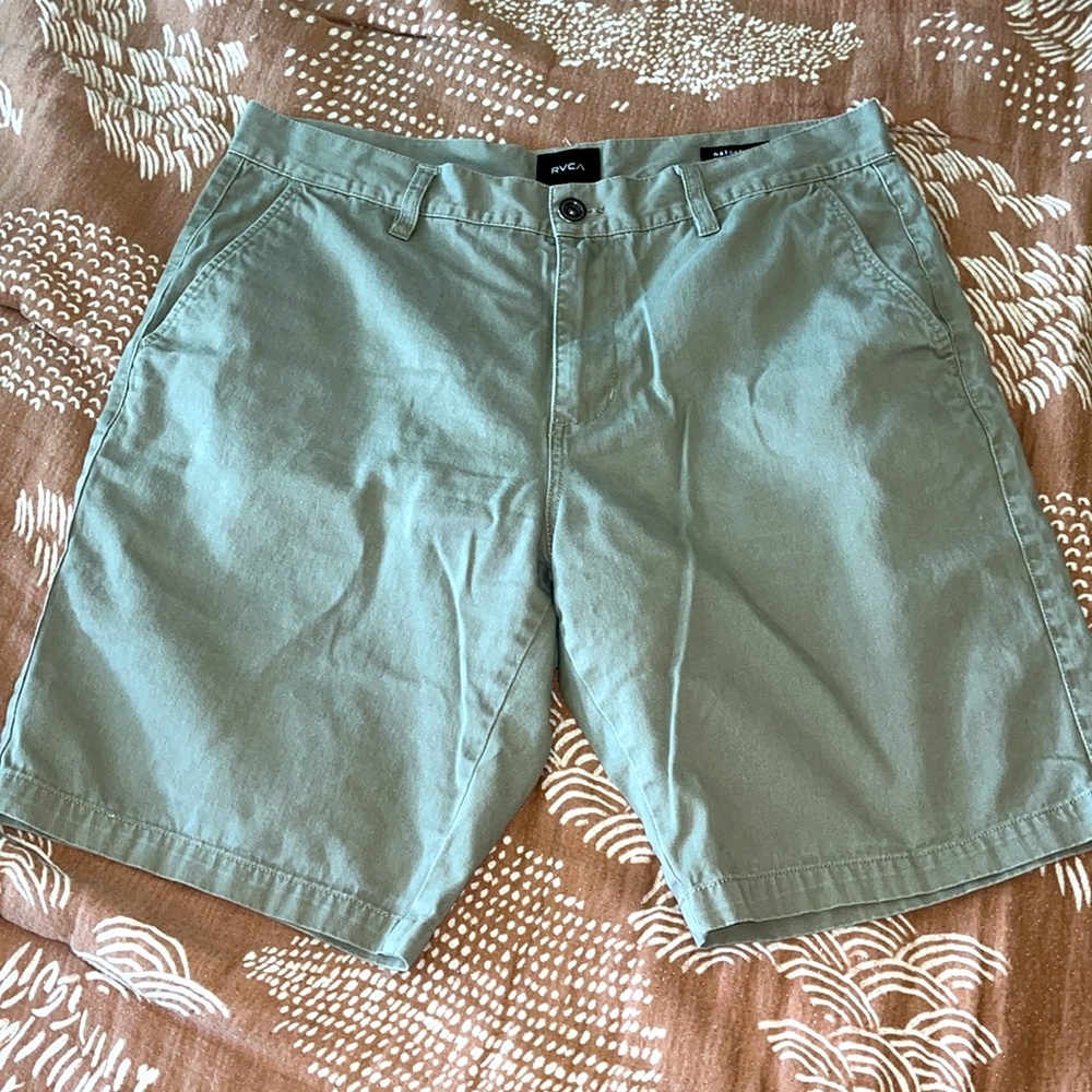Men’s Khaki Shorts